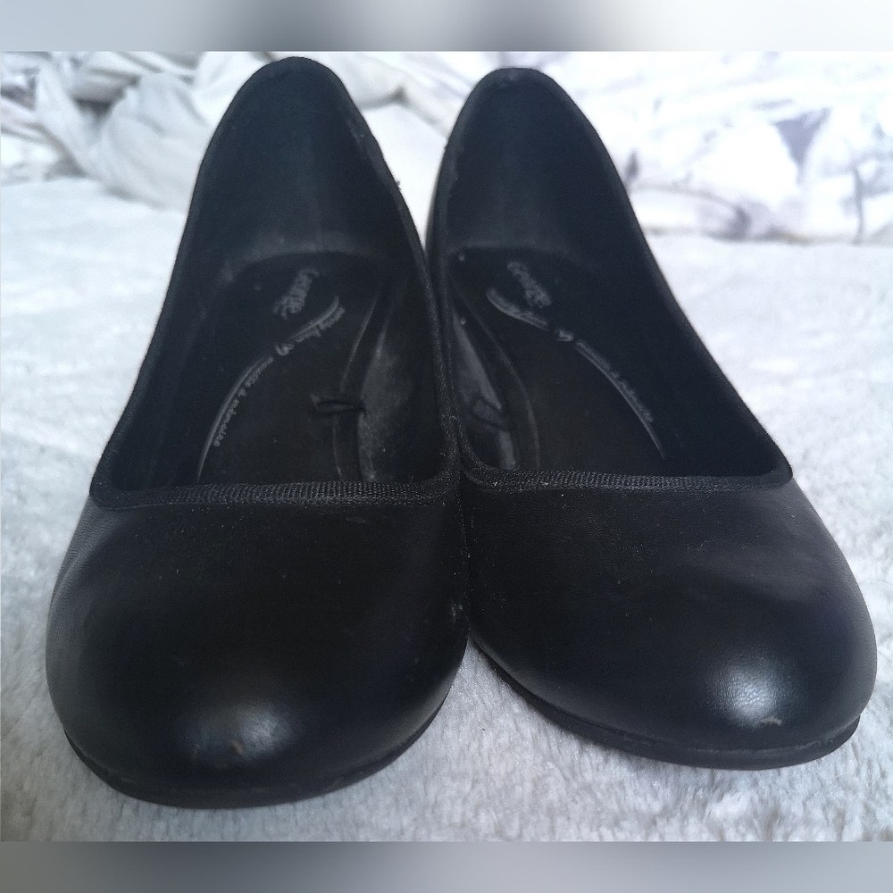 George pumps. Size 9 - Picture 2 of 11